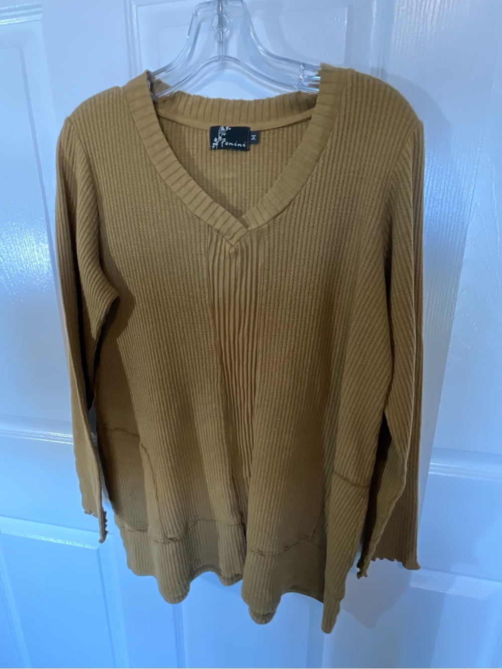 Fenini Mustard Ribbed V-Neck Top With Side Pockets Size Medium